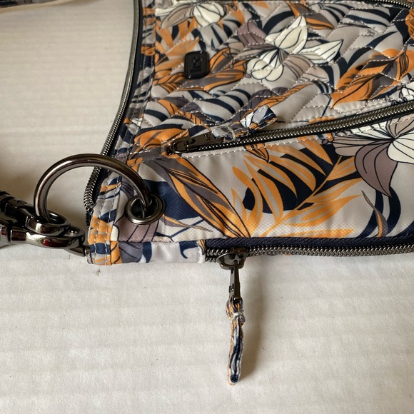 Lug Swivel Crossbody Bag Lilly Gray - Picture 7 of 13